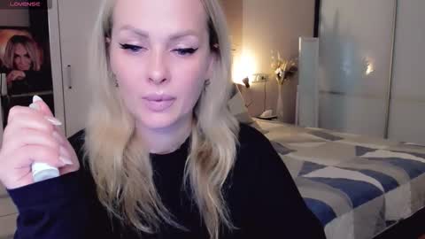 Snapshot of libby_nora chatting on October 2025 10:48:01 AM Libby online show from October 2025 10:48:01 AM