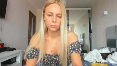 Snapshot of library_girl chatting on July 2026 09:24:01 AM Anna online show from July 2026 09:24:01 AM