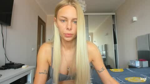 Snapshot of library_girl chatting on July 2026 09:38:02 AM Anna online show from July 2026 09:38:02 AM