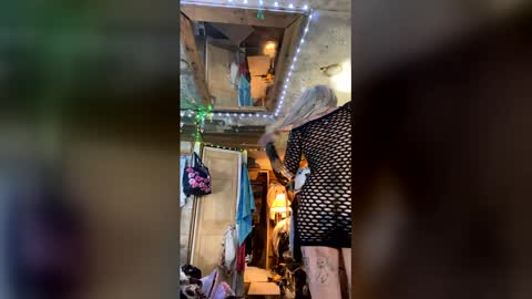 licktysplitme online show from March 2026 03:39:01 AM