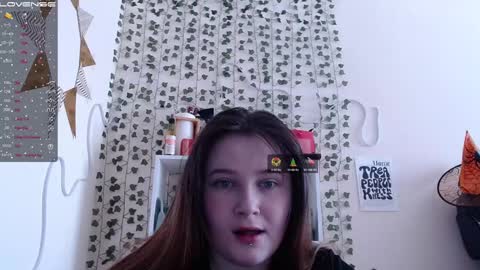 light_lunaa online show from February 2025 05:25:01 AM