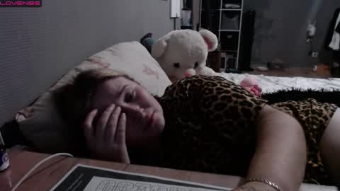 light_lunaa online show from September 2025 03:12:01 PM