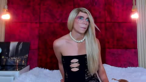 liiacollins online show from October 2025 09:23:02 PM