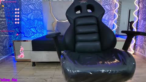 Snapshot of liiah_tay chatting on February 2025 02:47:02 PM LIAH online show from February 2025 02:47:02 PM