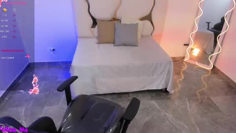 Snapshot of liiah_tay chatting on February 2025 01:57:01 AM LIAH online show from February 2025 01:57:01 AM