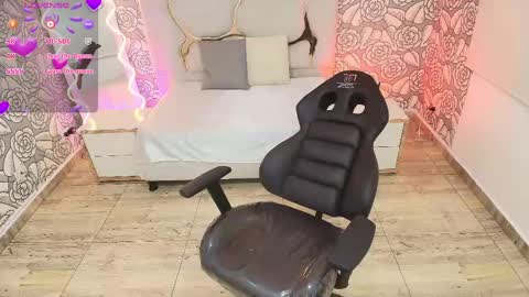 Snapshot of liiah_tay chatting on February 2025 02:32:01 PM LIAH online show from February 2025 02:32:01 PM