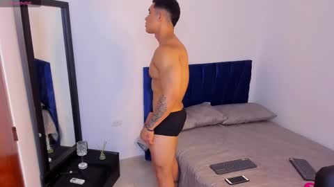 liiam_jesus online show from October 2025 02:47:02 PM