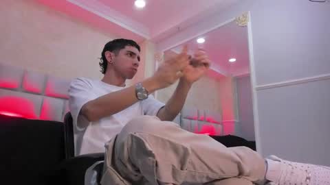 Snapshot of liiamhudson_ chatting on February 2025 04:50:02 AM L I I A M online show from February 2025 04:50:02 AM