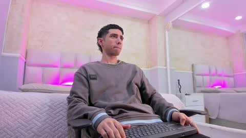 Snapshot of liiamhudson_ chatting on March 2025 04:37:02 AM L I I A M online show from March 2025 04:37:02 AM