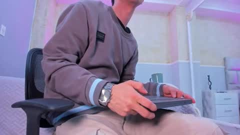 Snapshot of liiamhudson_ chatting on March 2025 08:05:01 AM L I I A M online show from March 2025 08:05:01 AM