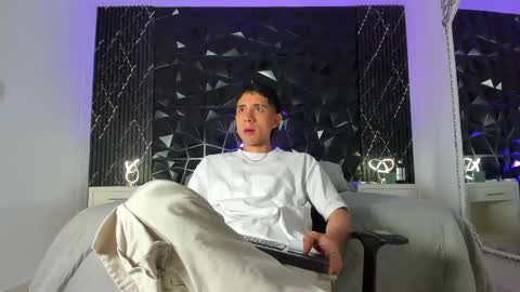 Snapshot of liiamhudson_ chatting on March 2025 10:48:01 AM L I I A M online show from March 2025 10:48:01 AM