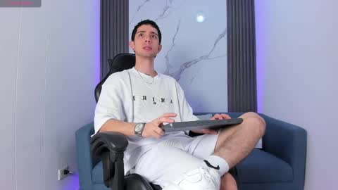 Snapshot of liiamhudson_ chatting on September 2025 02:28:01 PM L I I A M online show from September 2025 02:28:01 PM