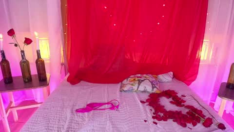         online show from February 2025 02:44:01 PM