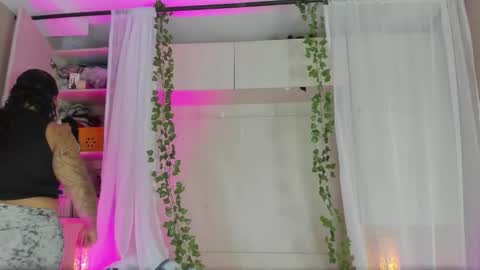         online show from November 2025 11:49:01 AM