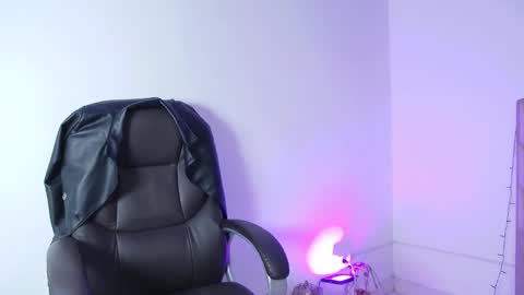 liilithstone online show from February 2026 02:43:02 PM