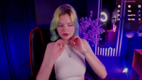 Snapshot of lika_sky chatting on May 2026 04:14:01 PM lika_sky online show from May 2026 04:14:01 PM