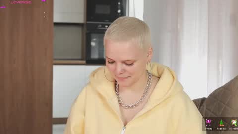 likaaberry online show from April 2026 04:23:01 PM