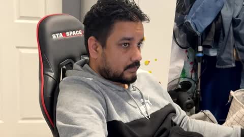 Snapshot of like_a_player chatting on April 2026 04:19:01 AM likeaplayer online show from April 2026 04:19:01 AM