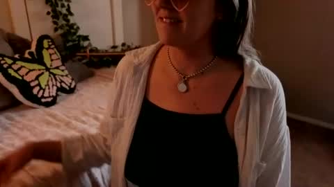 Synthia online show from July 2026 03:41:02 PM