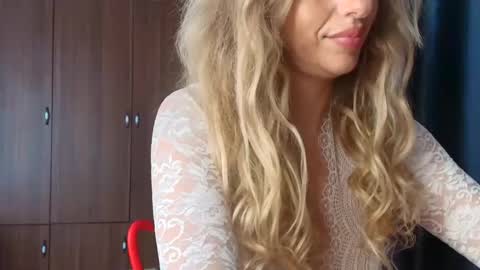 Mia                   Onlyfans link -  online show from April 2026 06:42:02 AM