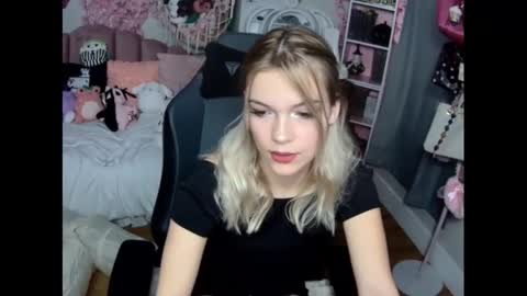 Lil Bunny online show from December 2024 07:47:01 PM