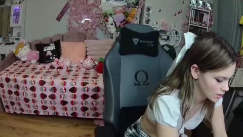 Lil Bunny online show from February 2025 04:15:02 AM