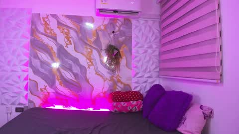 daphne and stuart online show from December 2025 11:46:02 PM