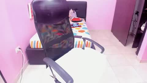 Snapshot of lil_mommy_slut chatting on November 2025 11:58:01 AM lil_mommy_slut online show from November 2025 11:58:01 AM