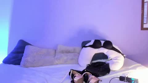 Lola online show from March 2025 01:16:01 AM