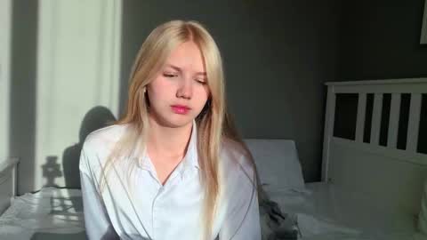 Emma online show from October 2025 10:32:02 AM