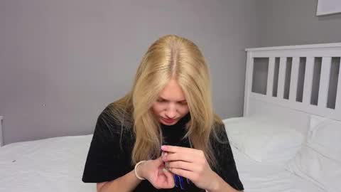 Emma online show from October 2025 09:56:02 AM