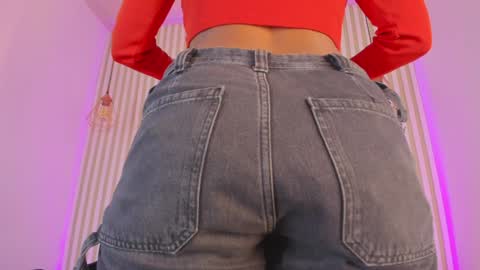 Snapshot of lila_cohen chatting on December 2024 08:47:01 PM L I L A online show from December 2024 08:47:01 PM