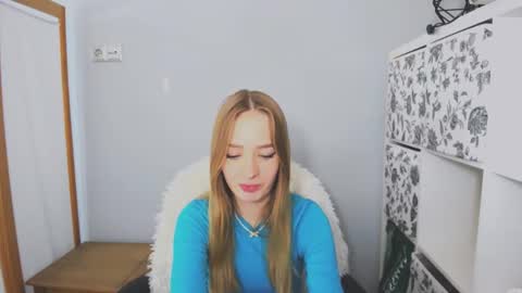 Snapshot of liladesire chatting on December 2024 09:57:01 PM LiliaDesire online show from December 2024 09:57:01 PM