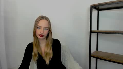 Snapshot of liladesire chatting on December 2024 06:44:01 PM LiliaDesire online show from December 2024 06:44:01 PM