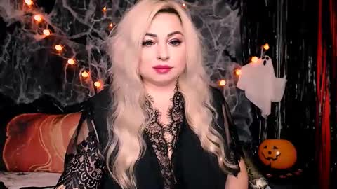 LilaShiny online show from October 2025 02:47:02 AM