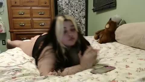 Snapshot of lilcandybits chatting on January 2025 02:27:01 AM candy online show from January 2025 02:27:01 AM