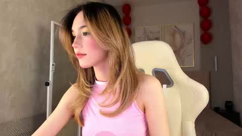 Snapshot of lilcatalia chatting on February 2026 12:25:01 PM Hi im Yuki online show from February 2026 12:25:01 PM