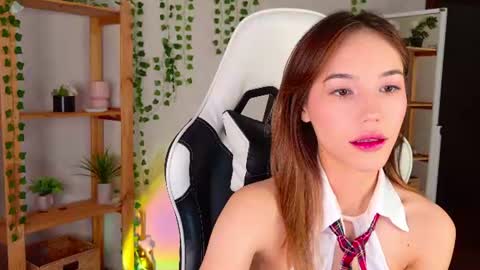 Snapshot of lilcatalia chatting on June 2026 04:52:02 AM Hi im Yuki online show from June 2026 04:52:02 AM