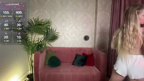 Lili online show from December 2024 08:39:02 AM