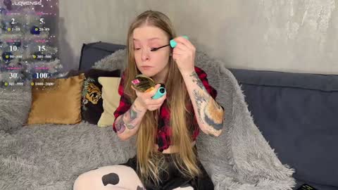 Lili online show from February 2026 05:28:01 PM