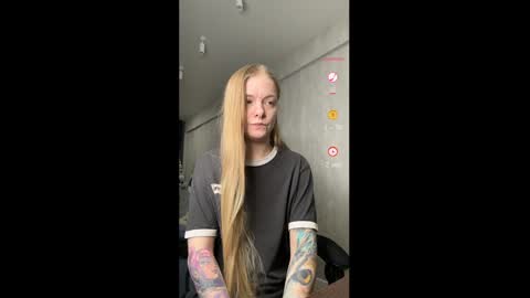 Lili online show from February 2026 07:23:01 PM