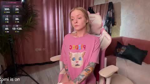 Snapshot of lili_01 chatting on July 2026 02:01:02 PM Lili online show from July 2026 02:01:02 PM