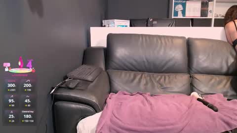 Lili Bertine online show from September 2025 02:16:01 PM