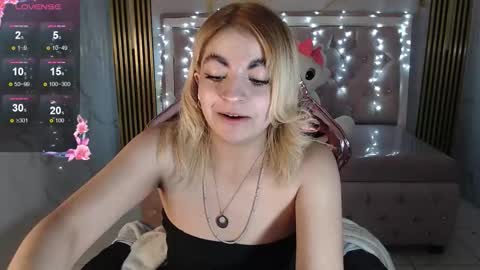 Lili online show from October 2025 04:19:02 AM