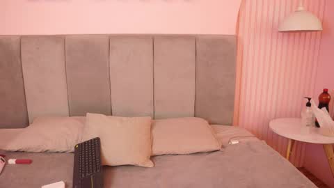 Lili  online show from May 2026 01:51:02 PM