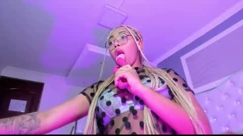 Lili online show from October 2025 03:59:02 AM