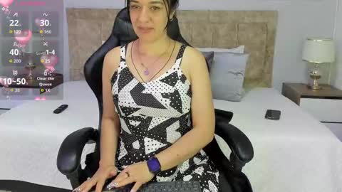 Snapshot of lili_milf4 chatting on October 2025 11:43:02 AM LILI MILF online show from October 2025 11:43:02 AM