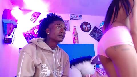 lili_roussi online show from September 2025 01:53:01 AM