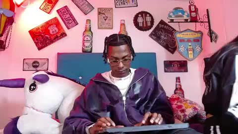 Snapshot of lili_roussi chatting on December 2025 01:48:02 AM lili_roussi online show from December 2025 01:48:02 AM