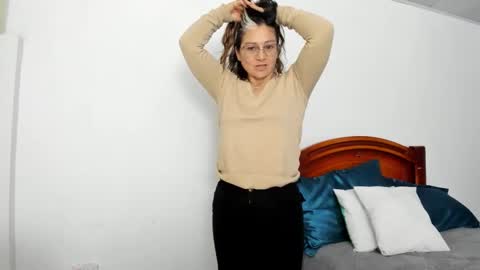 liliamilf online show from October 2025 11:13:02 PM